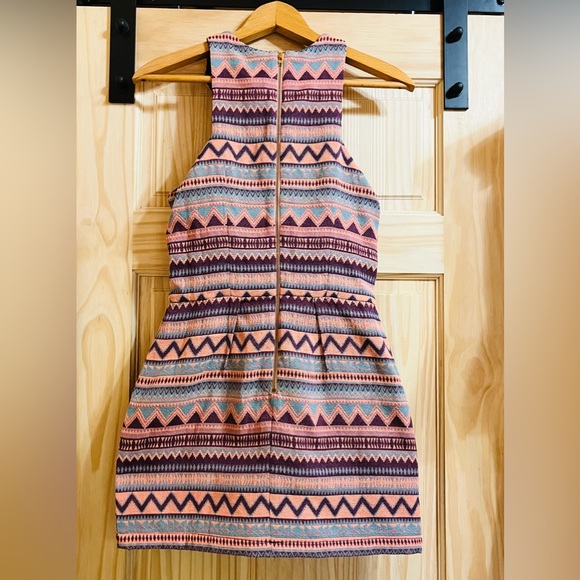 ⚫️ EUC Tobi Aztec Tribal Chevron Romper Dress - Picture 4 of 5